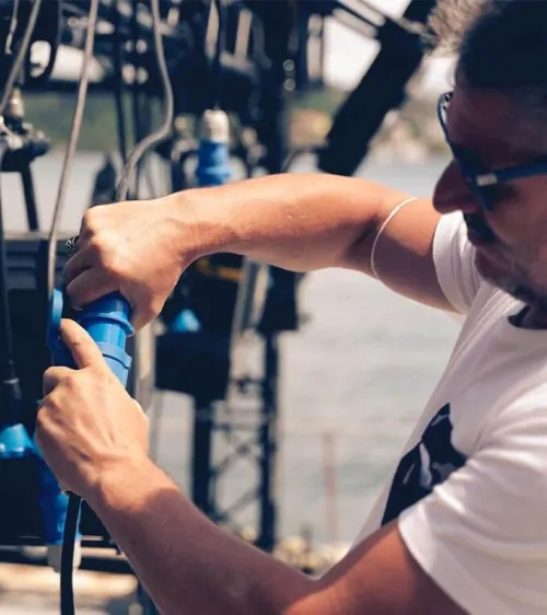 grip working backstage